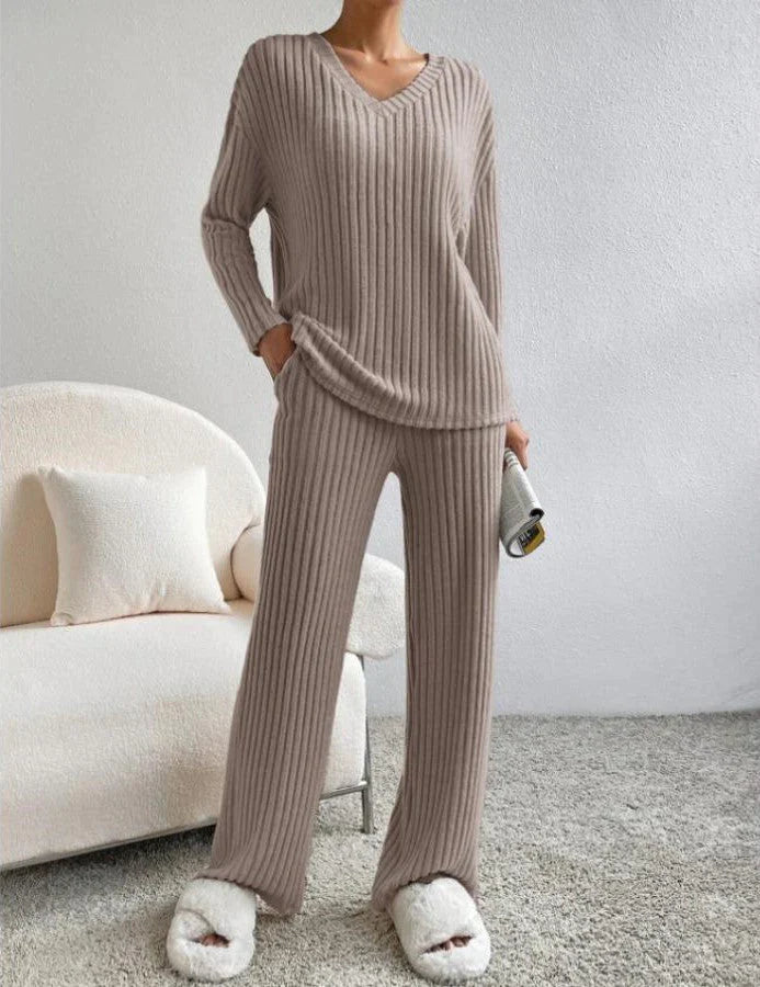 Ava Women’s Pullover Sweater Set with V-Neck and High-Waist Wide-Leg Pants 3