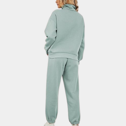 Breeze Women’s Jogging Set with Soft Breathable Sweatshirt and Matching Joggers 4