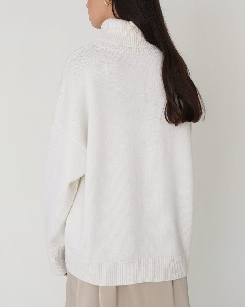 Clara Women’s Oversized Sweater with High Neck and Relaxed Fit for Casual Winter Style 2
