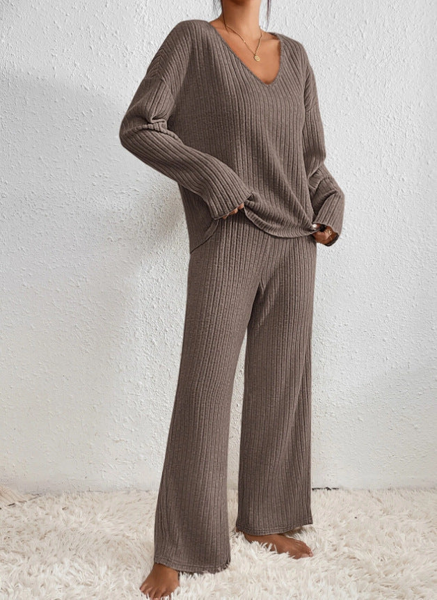 Cozy Women’s Loungewear Set with V-Neck Sweater and Relaxed Fit Trousers 3