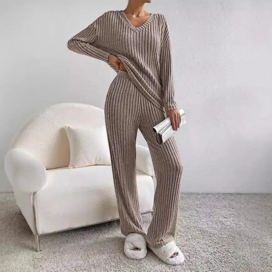 Cozy Women’s Loungewear Set with V-Neck Sweater and Relaxed Fit Trousers 5