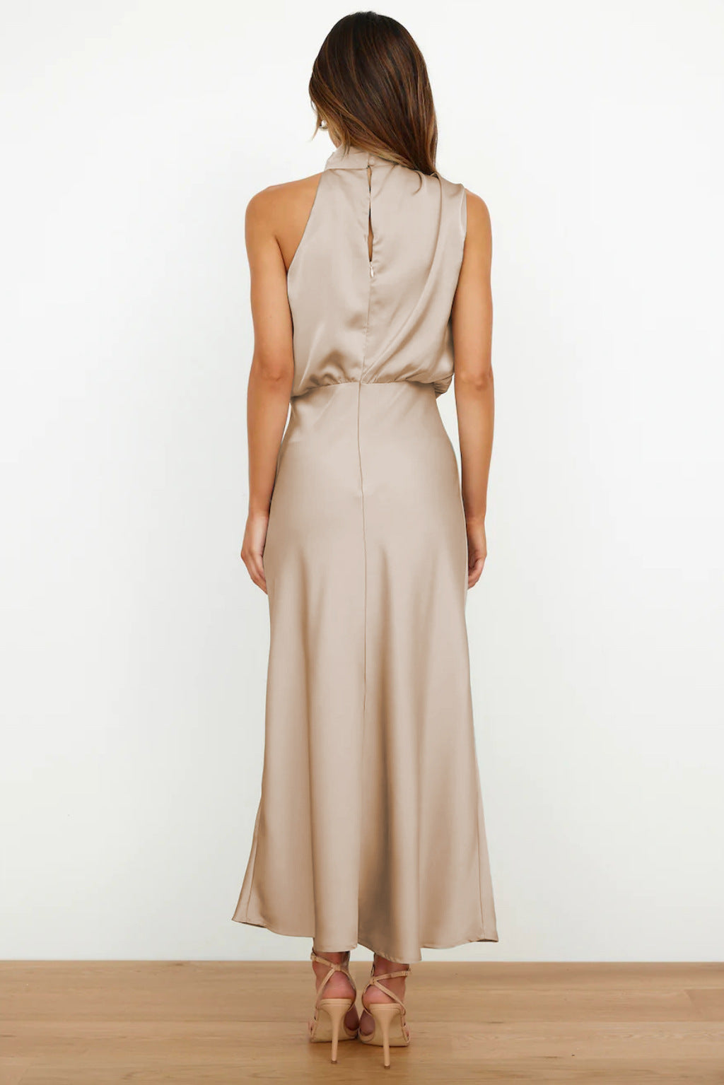 Dalia Women’s Dress with Halterneck Design and Flowing Silhouette for Summer Events 4