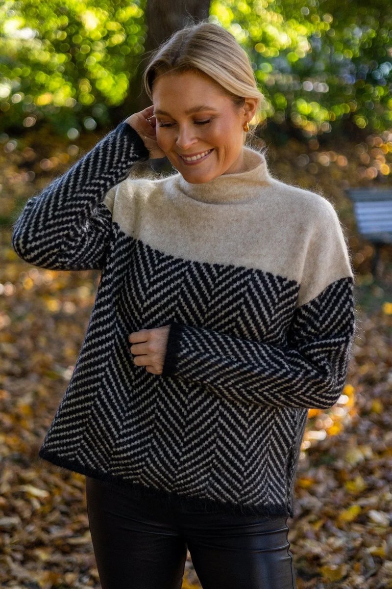 Grove Women’s Oversized Sweater with Turtleneck and Herringbone Pattern 3