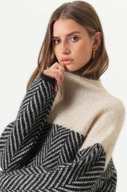 Grove Women’s Oversized Sweater with Turtleneck and Herringbone Pattern 4