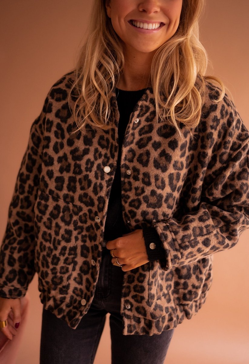 Luna Women's Quilted Jacket | Oversized Leopard Print, Cozy Fit 0